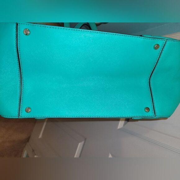 Kate Spade New York, Mint Green Newbury Lane Briar Leather Tote. - Picture 3 of 10